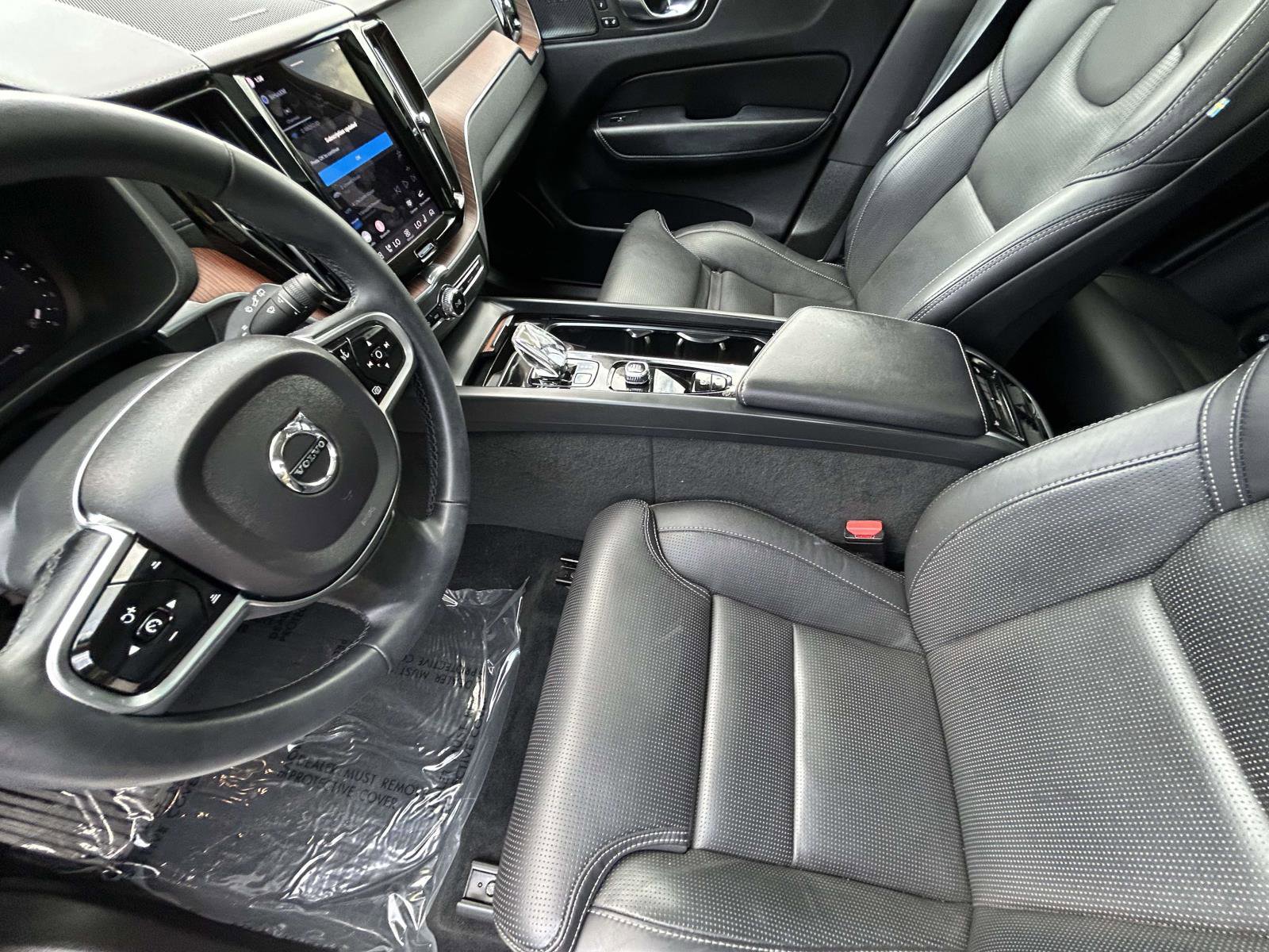 Certified 2023 Volvo XC60 B5 Ultimate w/ Climate Package AWD/4WD image 10