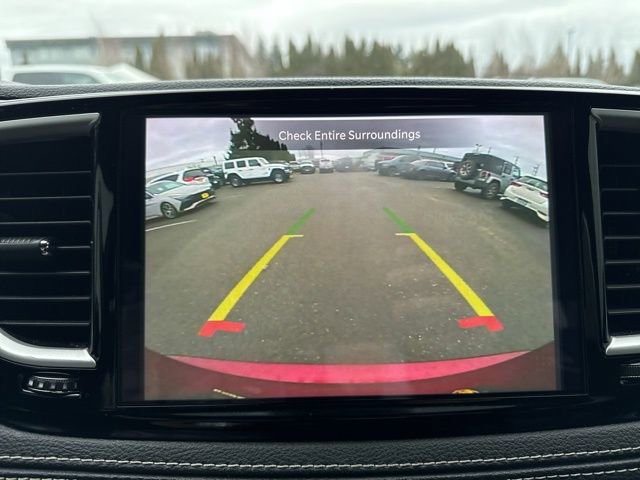 Used 2021 Chrysler Pacifica Touring w/ S Appearance Package image 32