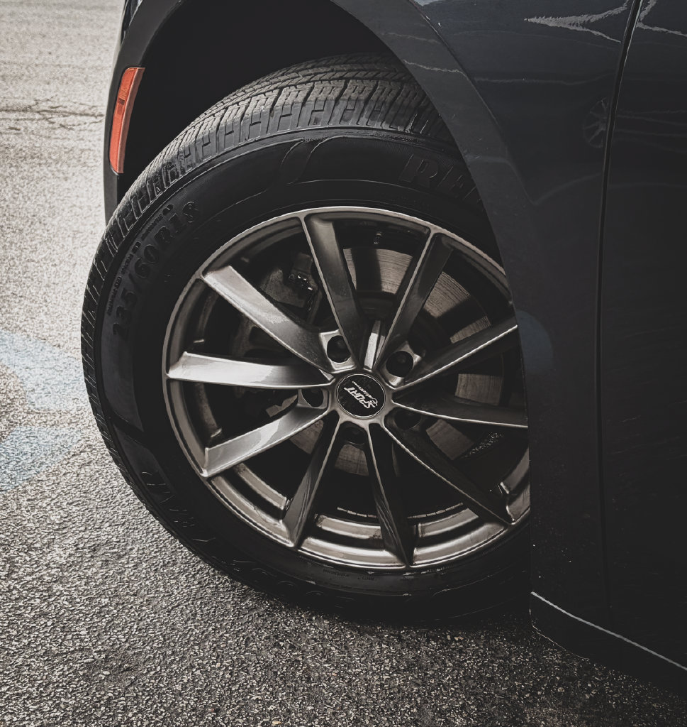 Used 2019 Chrysler Pacifica Limited w/ Tire & Wheel Group FWD image 31