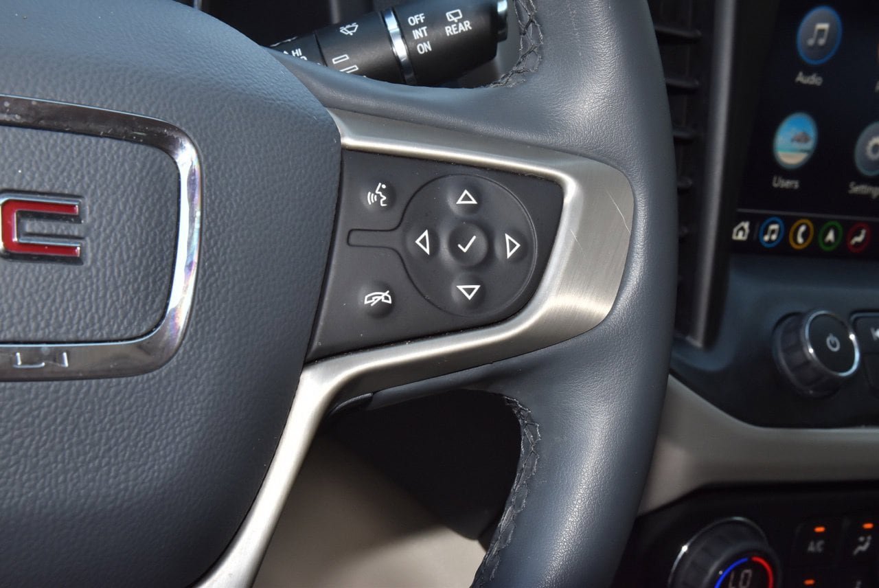 Used 2023 GMC Acadia Denali w/ Denali Ultimate Package FWD image 25