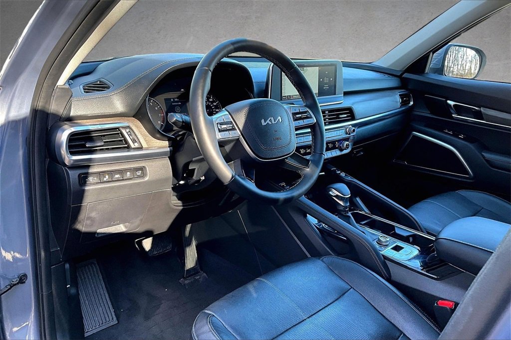 Used 2022 Kia Telluride EX w/ EX Premium Package image 17