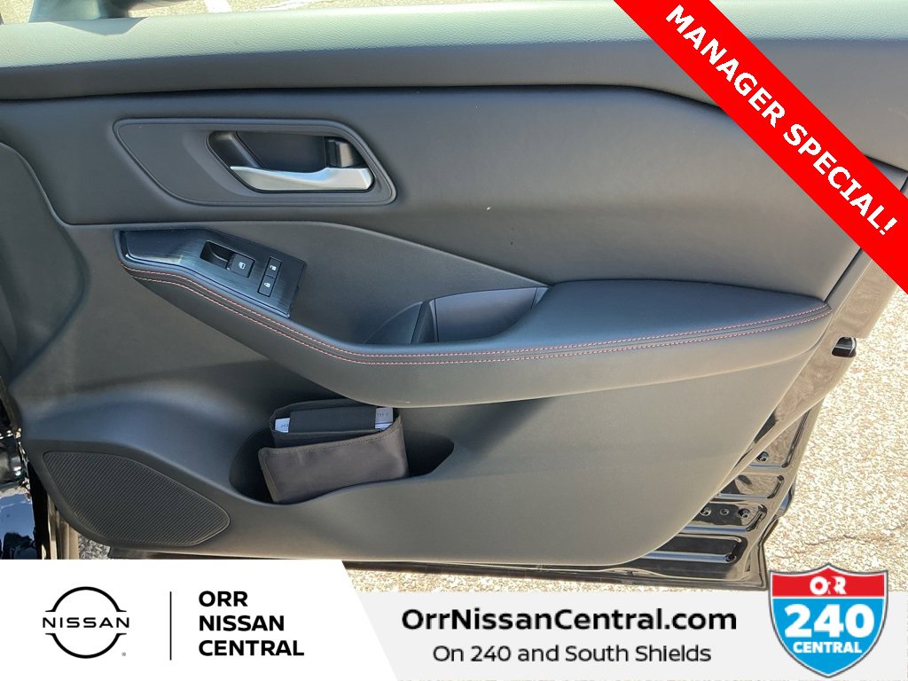 Certified 2025 Nissan Rogue SV image 11