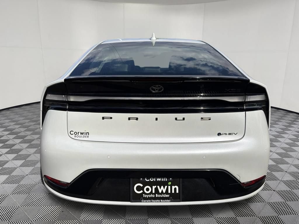 Used 2025 Toyota Prius Plug-In Hybrid FWD image 6