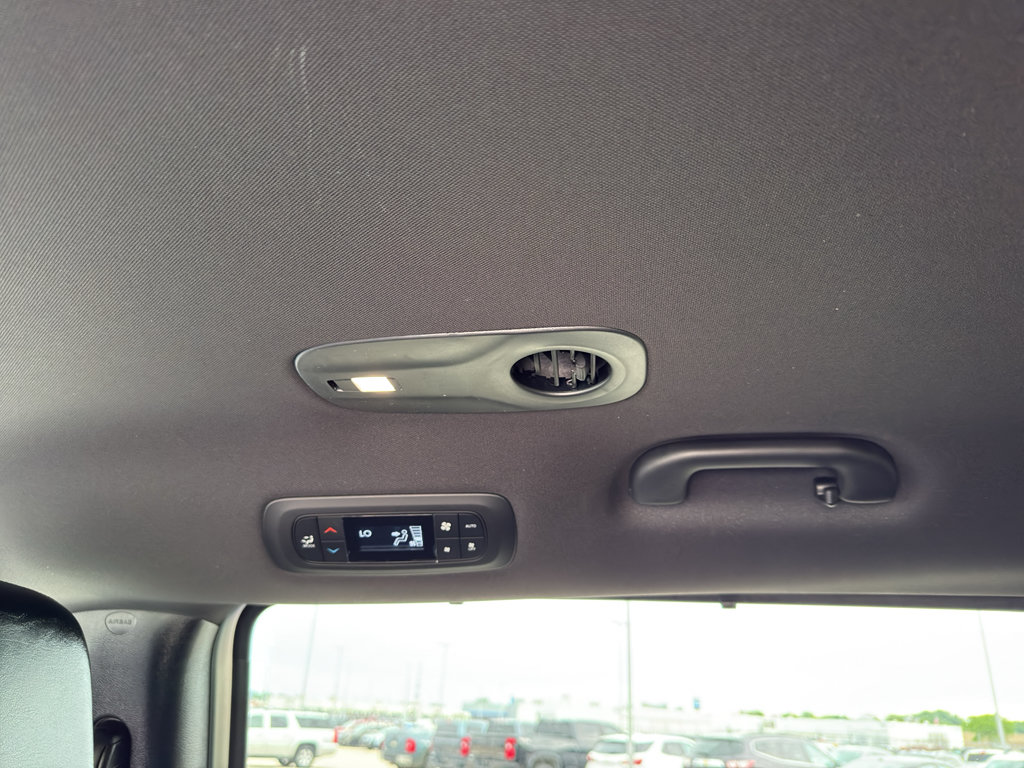 New 2026 Chrysler Pacifica Select FWD image 30