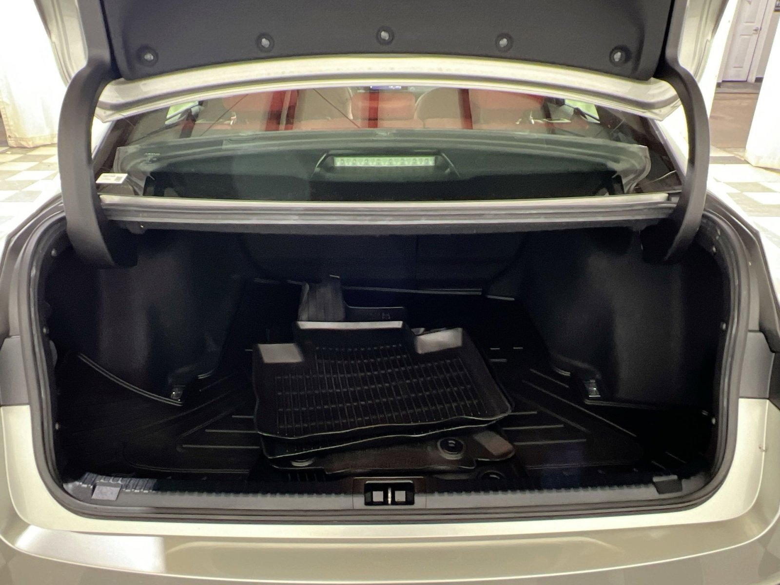 Used 2022 Lexus IS 350 F Sport image 25