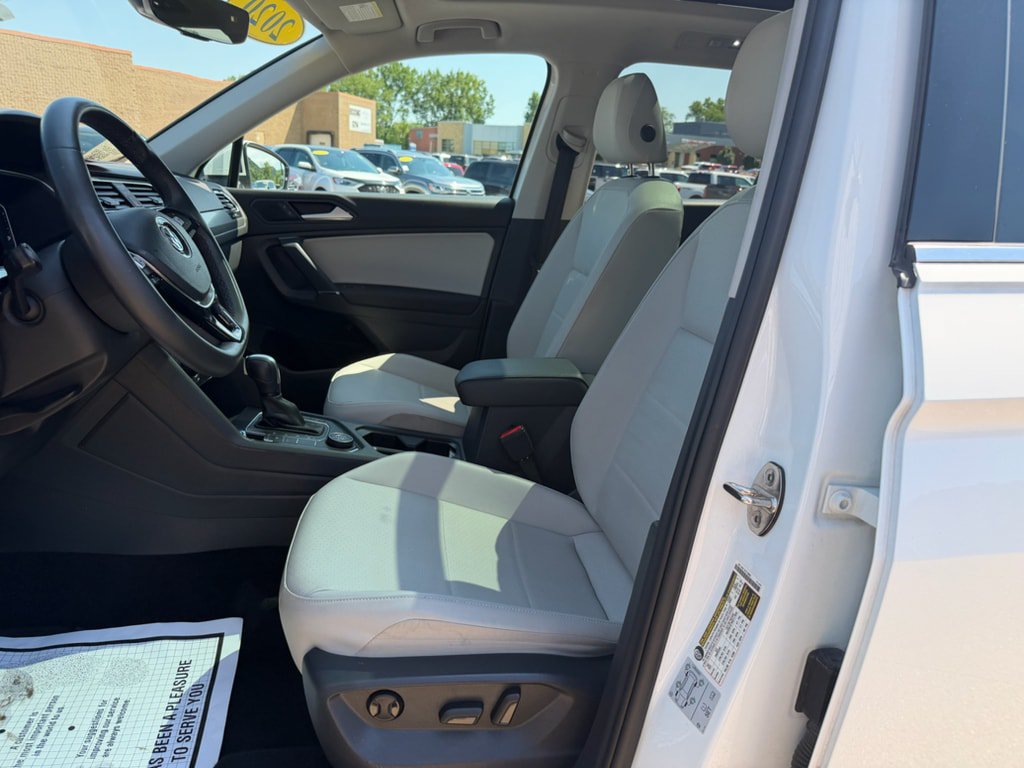 Used 2020 Volkswagen Tiguan SEL AWD/4WD image 7