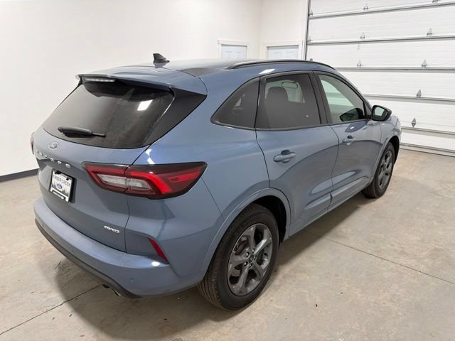 Used 2024 Ford Escape ST-Line w/ Tech Pack #1 AWD/4WD image 4