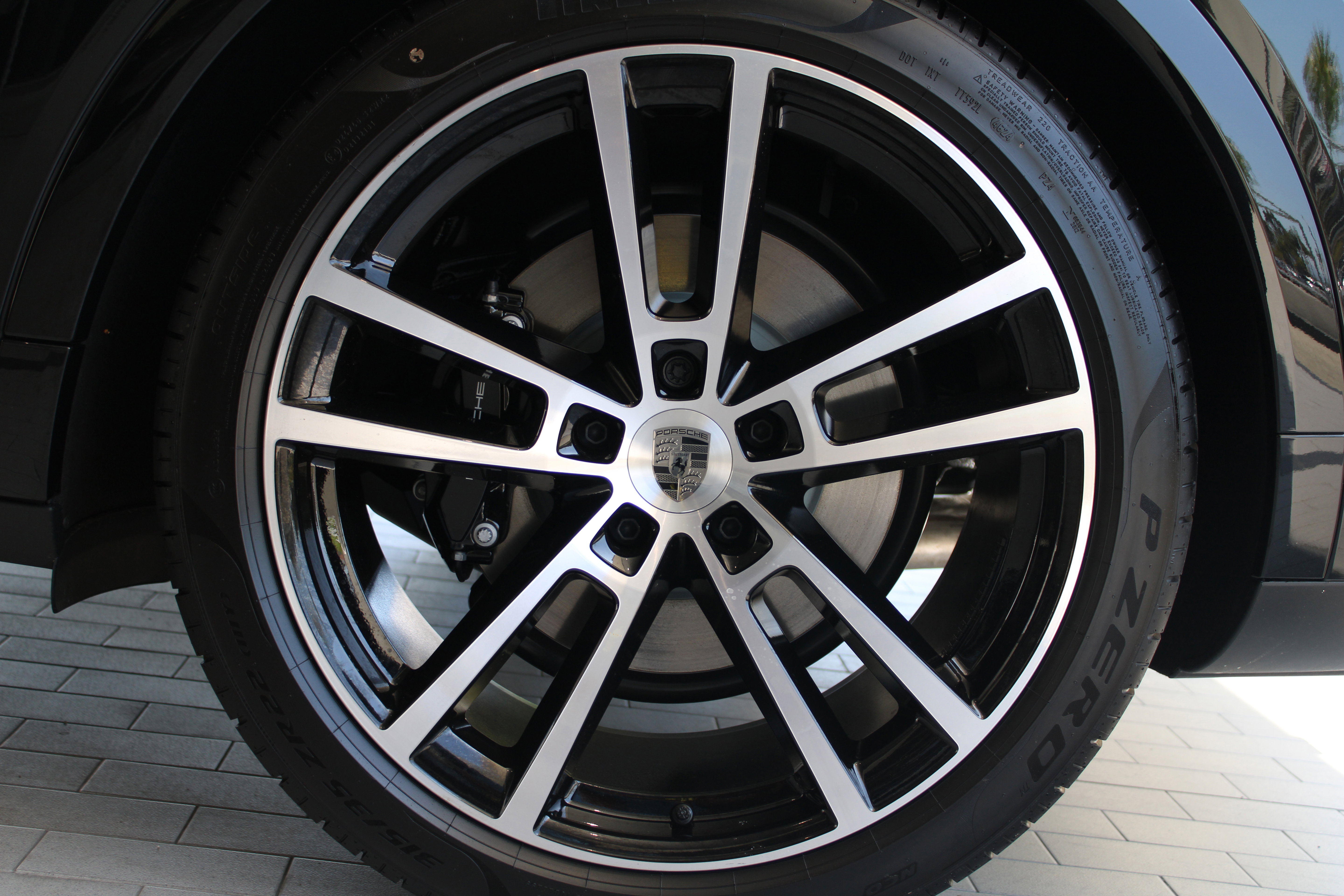 New 2025 Porsche Cayenne Turbo image 14