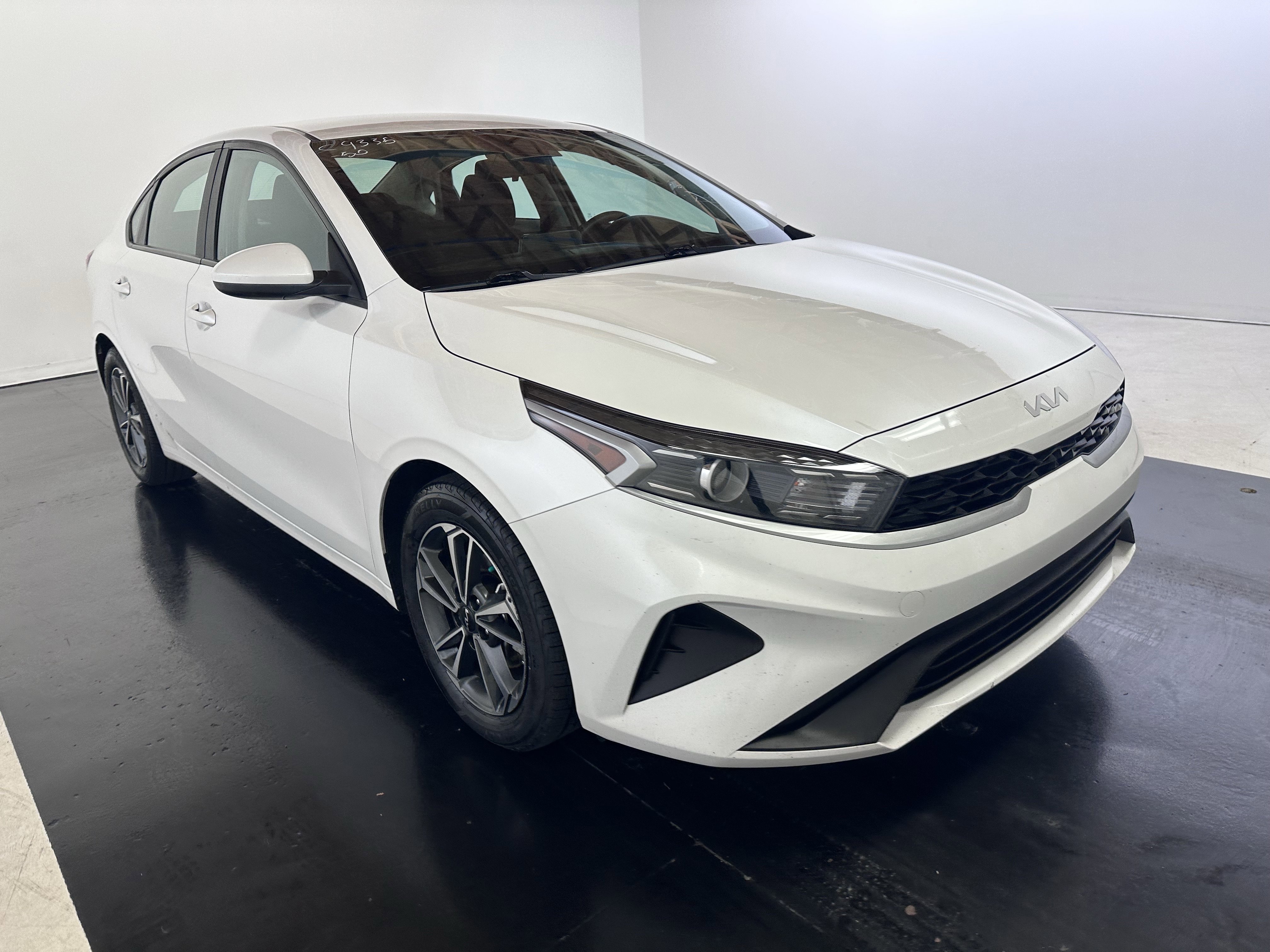 Used 2024 Kia Forte LXS image 2