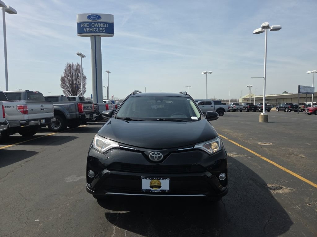 Used 2018 Toyota RAV4 XLE image 9