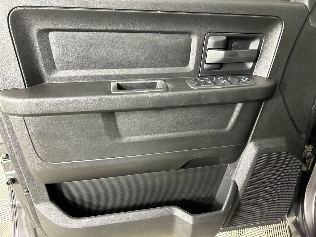 Used 2019 RAM 1500 Express AWD/4WD image 12
