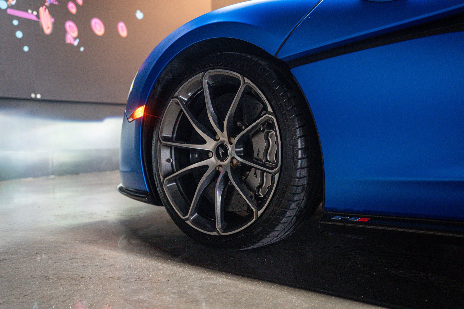 Used 2019 McLaren 570S Spider RWD image 17