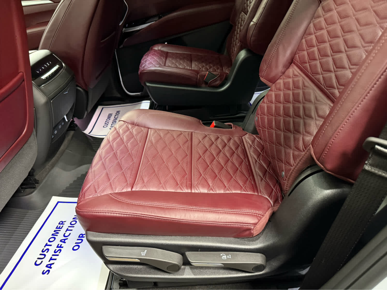 Used 2026 Cadillac Escalade Luxury w/ LPO, Floor Liner Package image 29