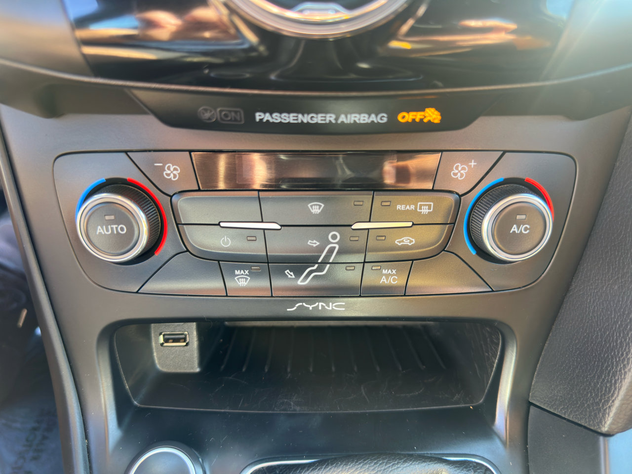 Used 2016 Ford Focus ST w/ Equipment Group 401A image 44