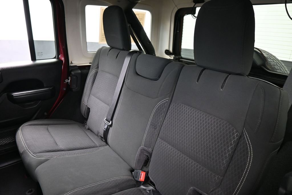 Used 2021 Jeep Wrangler Unlimited Sport AWD/4WD image 33