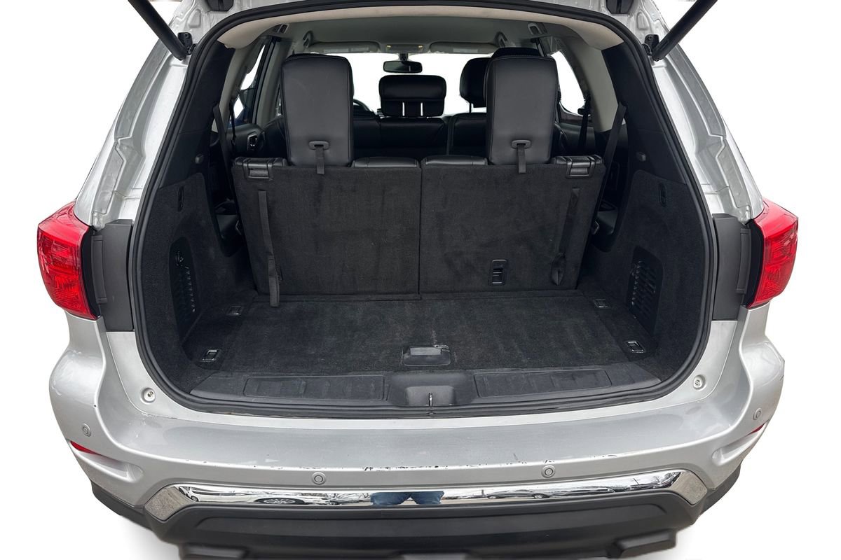 Used 2020 Nissan Pathfinder SL FWD image 11