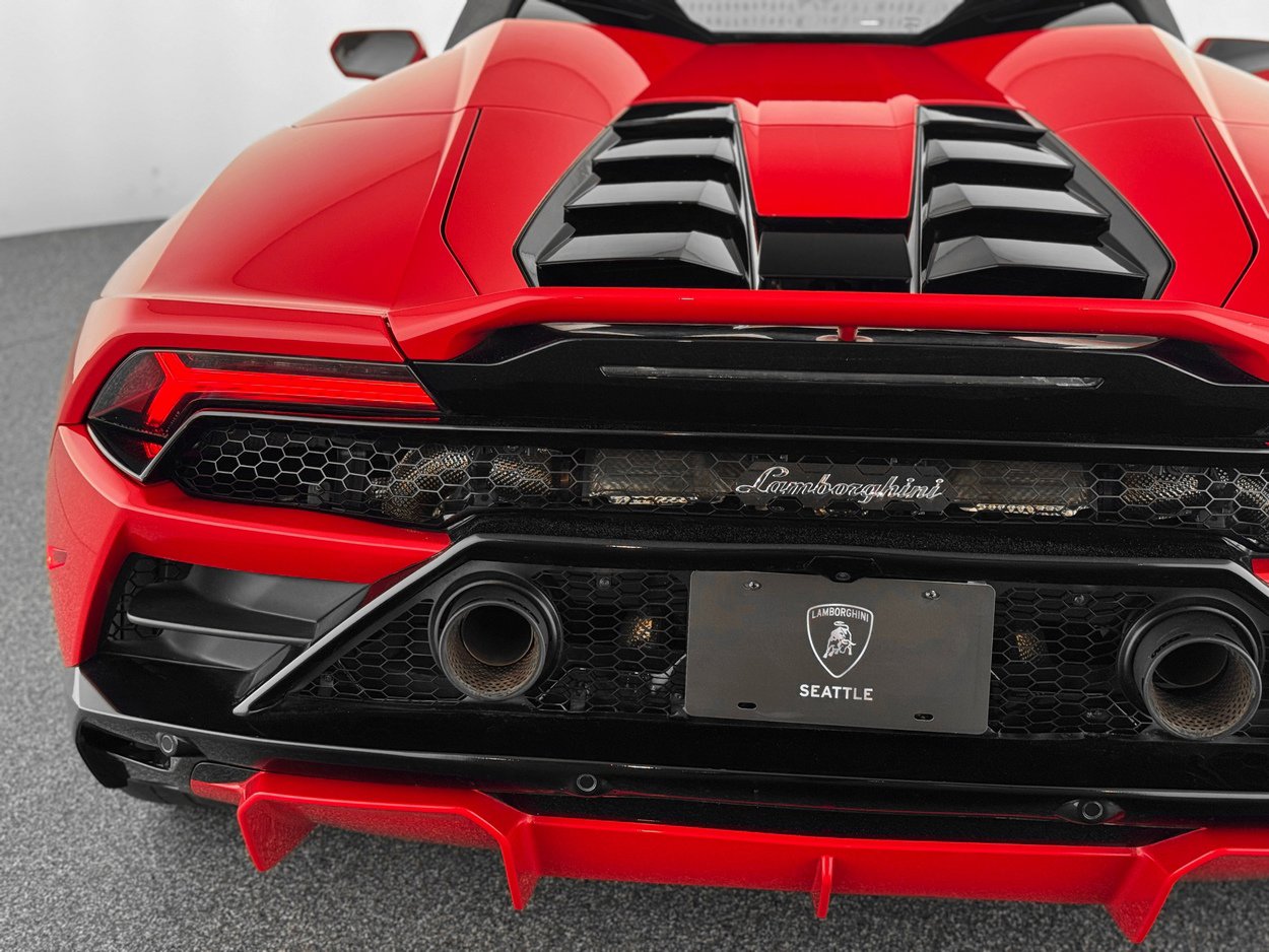 Used 2023 Lamborghini Huracan EVO image 45