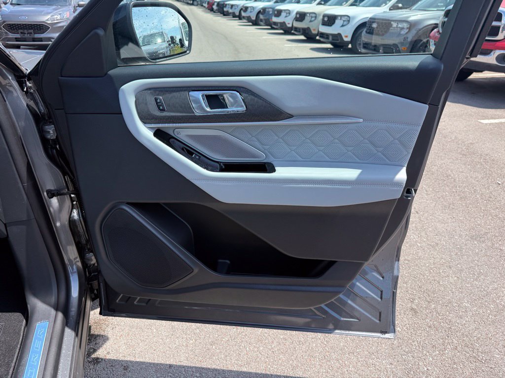 New 2026 Ford Explorer Platinum w/ LUX Leather Package AWD/4WD image 20
