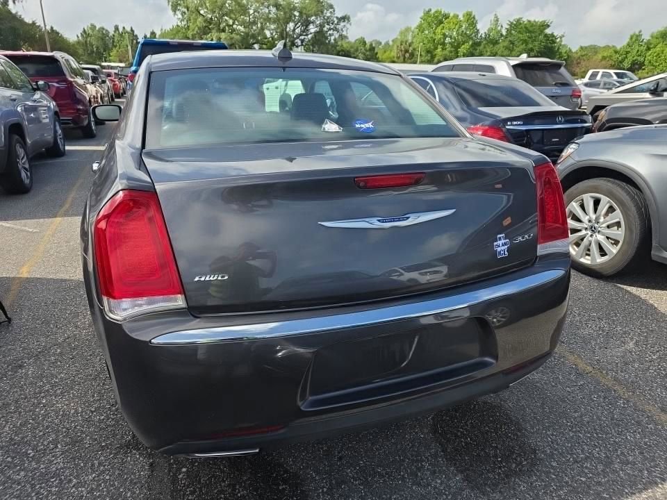 Used 2020 Chrysler 300 Limited AWD/4WD image 12
