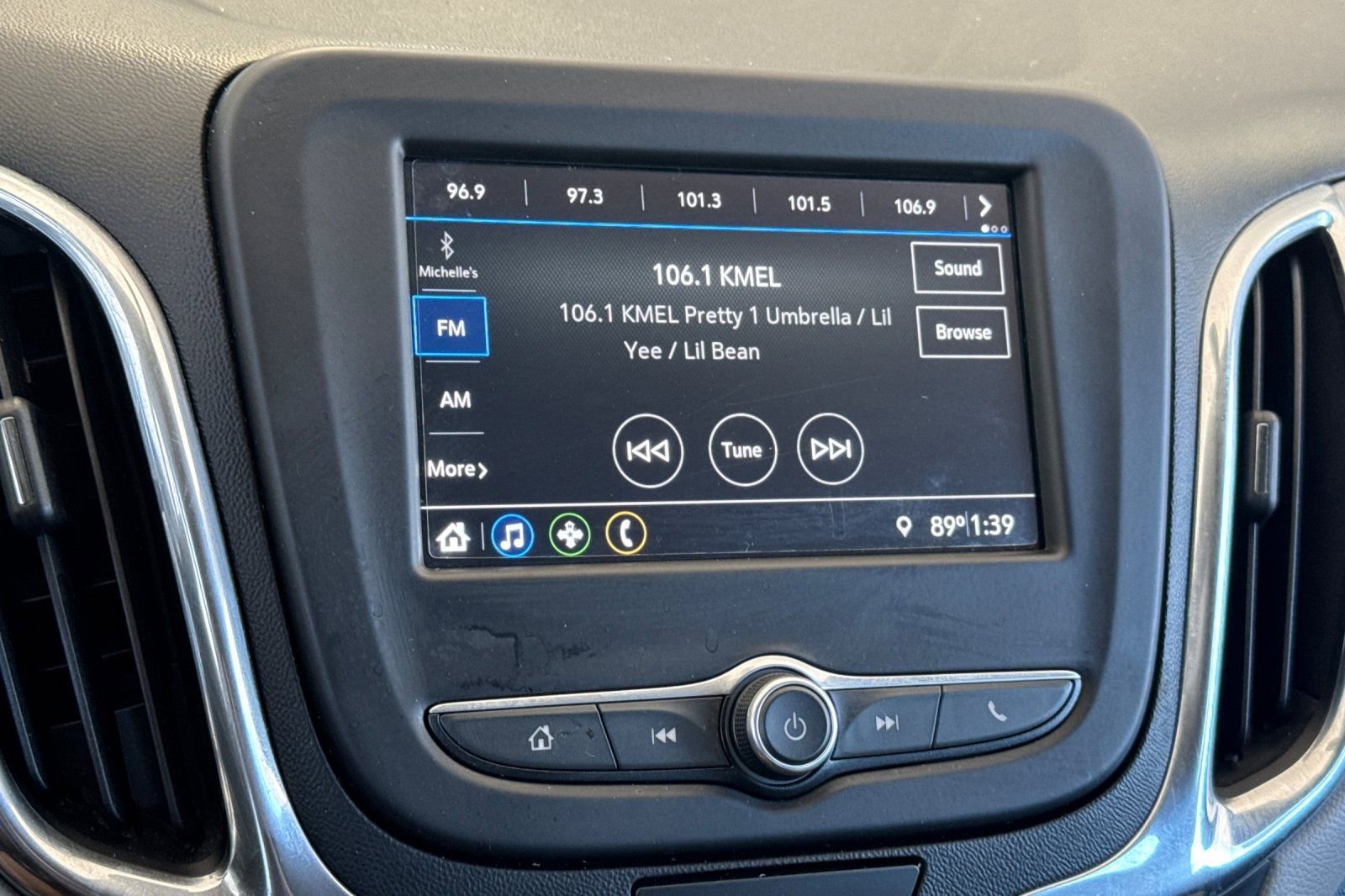 Used 2019 Chevrolet Equinox LS FWD image 18