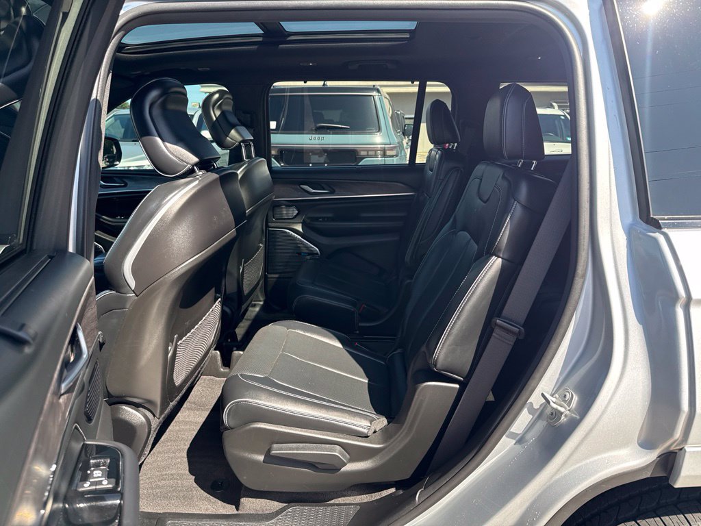 Certified 2021 Jeep Grand Cherokee L Overland w/ Luxury Tech Group IV AWD/4WD image 24