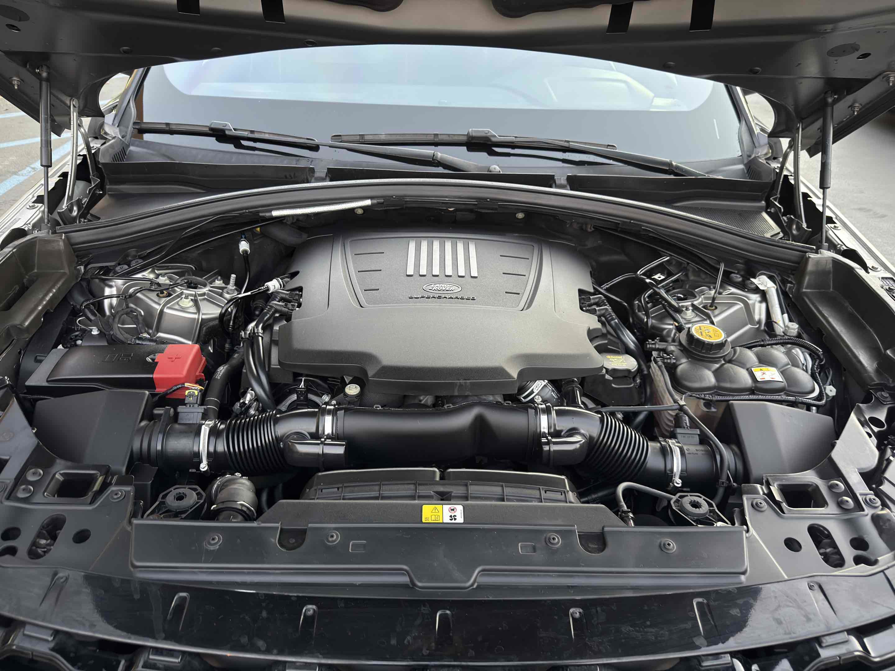 Used 2018 Land Rover Range Rover Velar R-Dynamic SE image 87