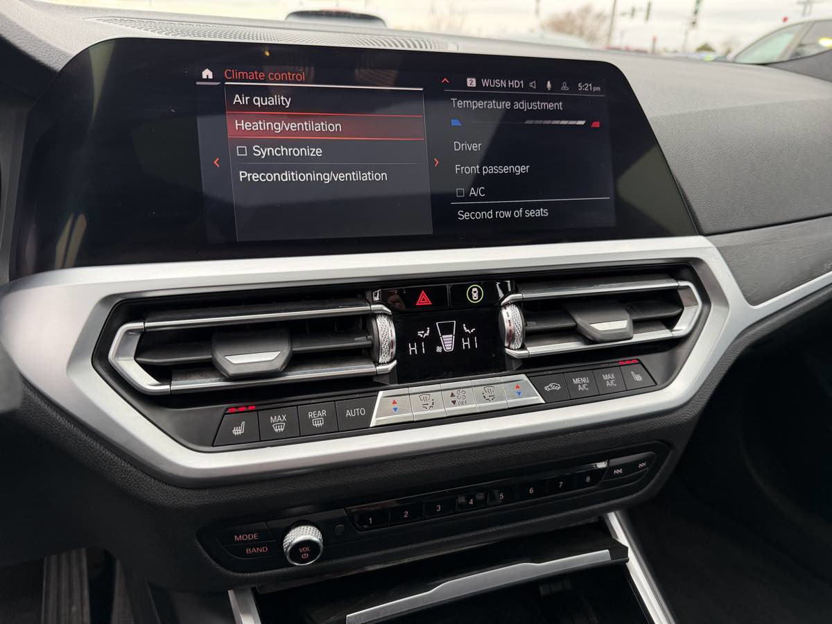 Used 2019 BMW 330i xDrive Sedan w/ Premium Package AWD/4WD image 38