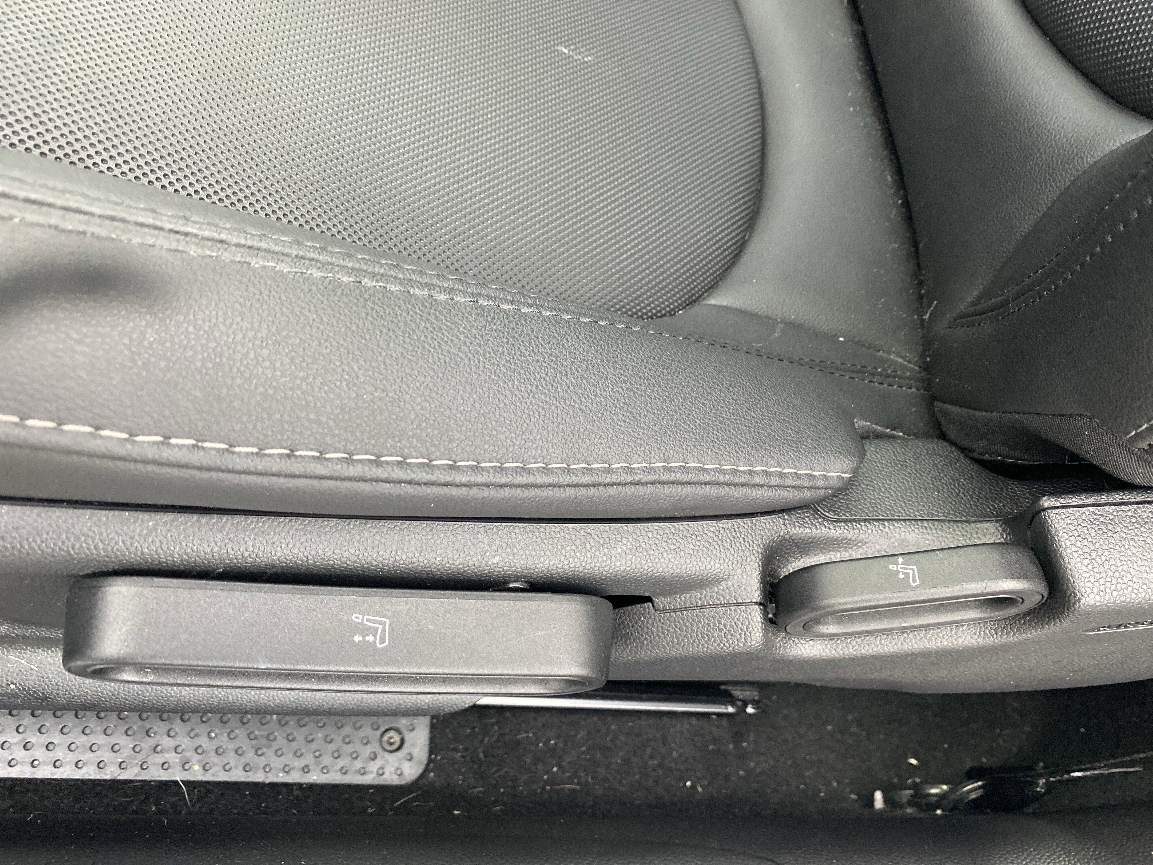 Certified 2024 MINI Cooper SE image 21