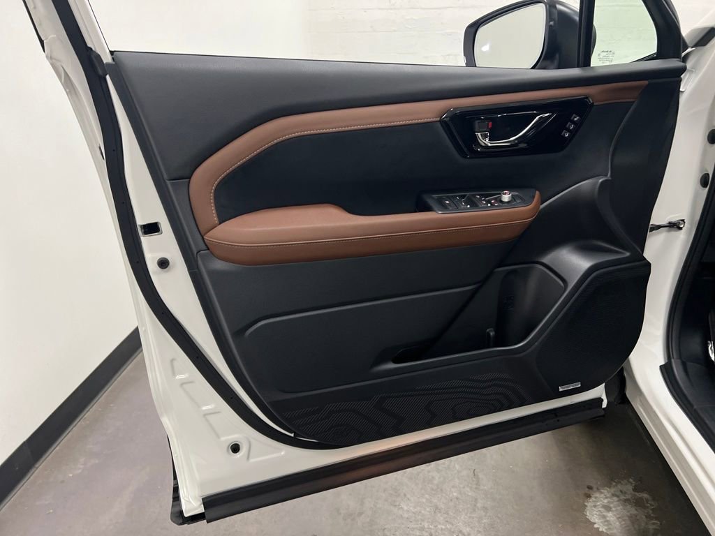 Certified 2025 Subaru Forester Touring w/ Protection Package image 13