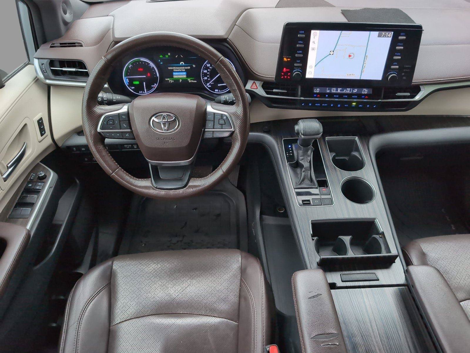 Used 2021 Toyota Sienna Platinum FWD image 28
