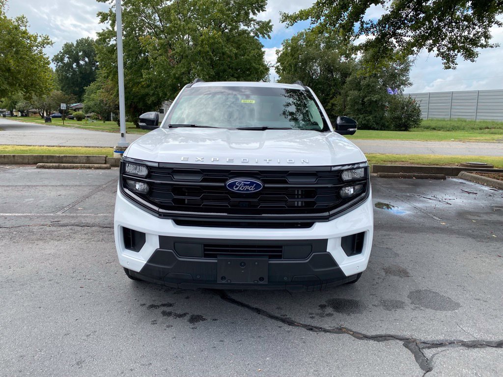Certified 2025 Ford Expedition Active AWD/4WD image 2