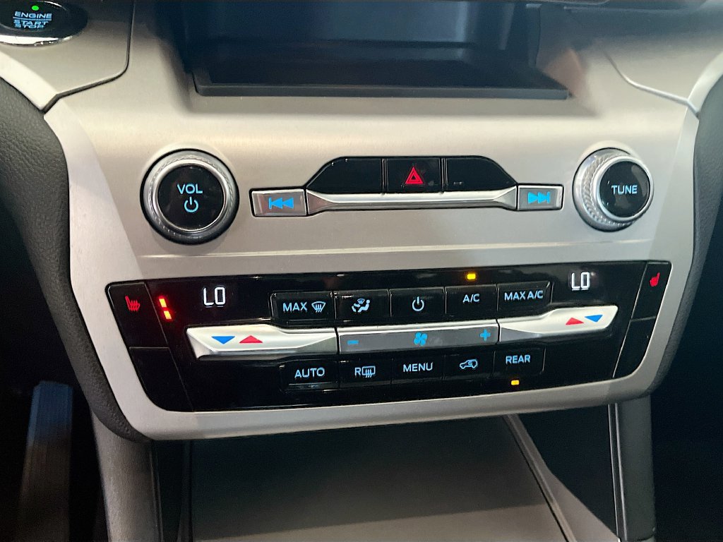 Used 2021 Ford Explorer XLT RWD image 15