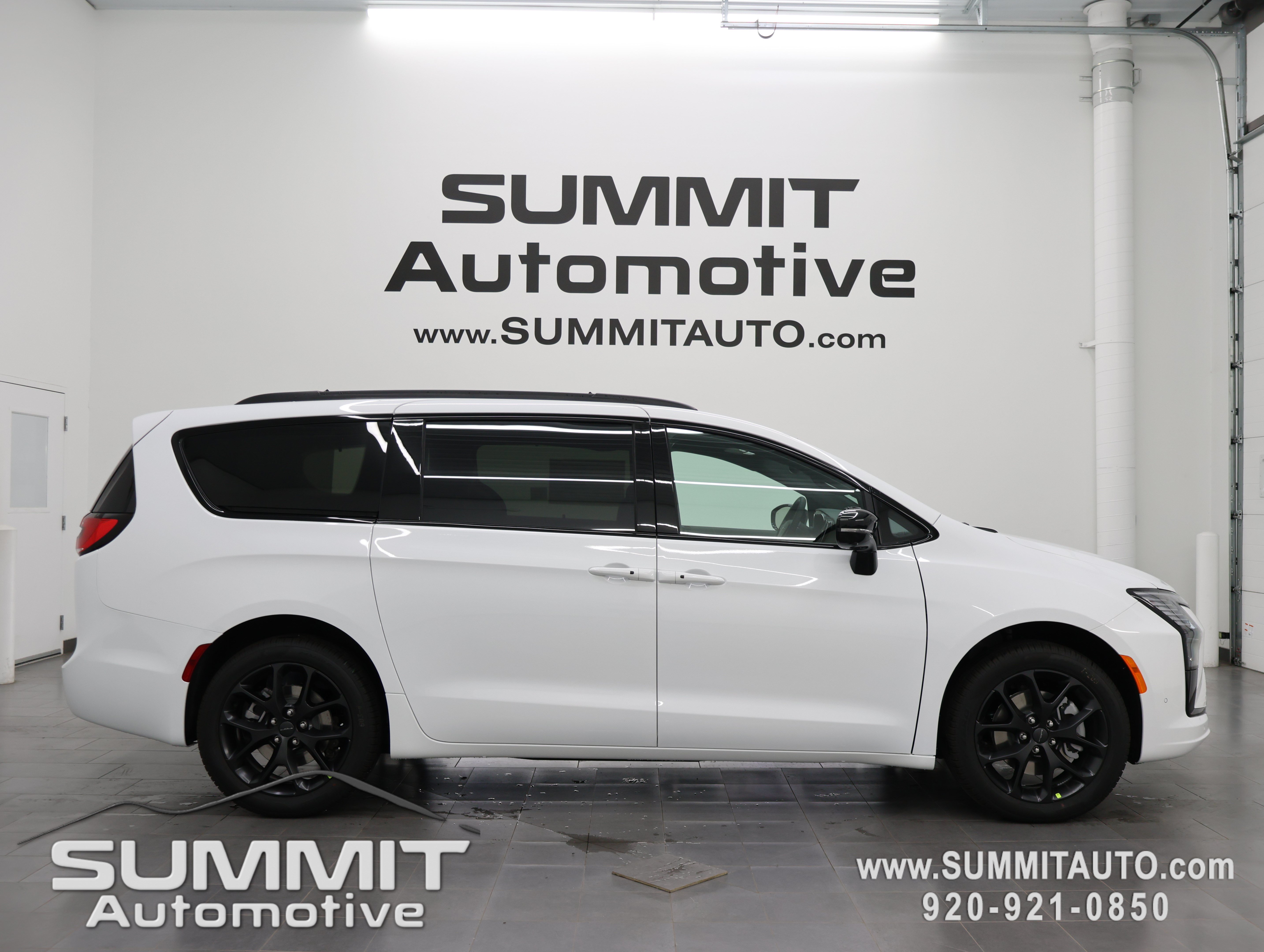 New 2027 Chrysler Pacifica Limited AWD/4WD 360° Tour