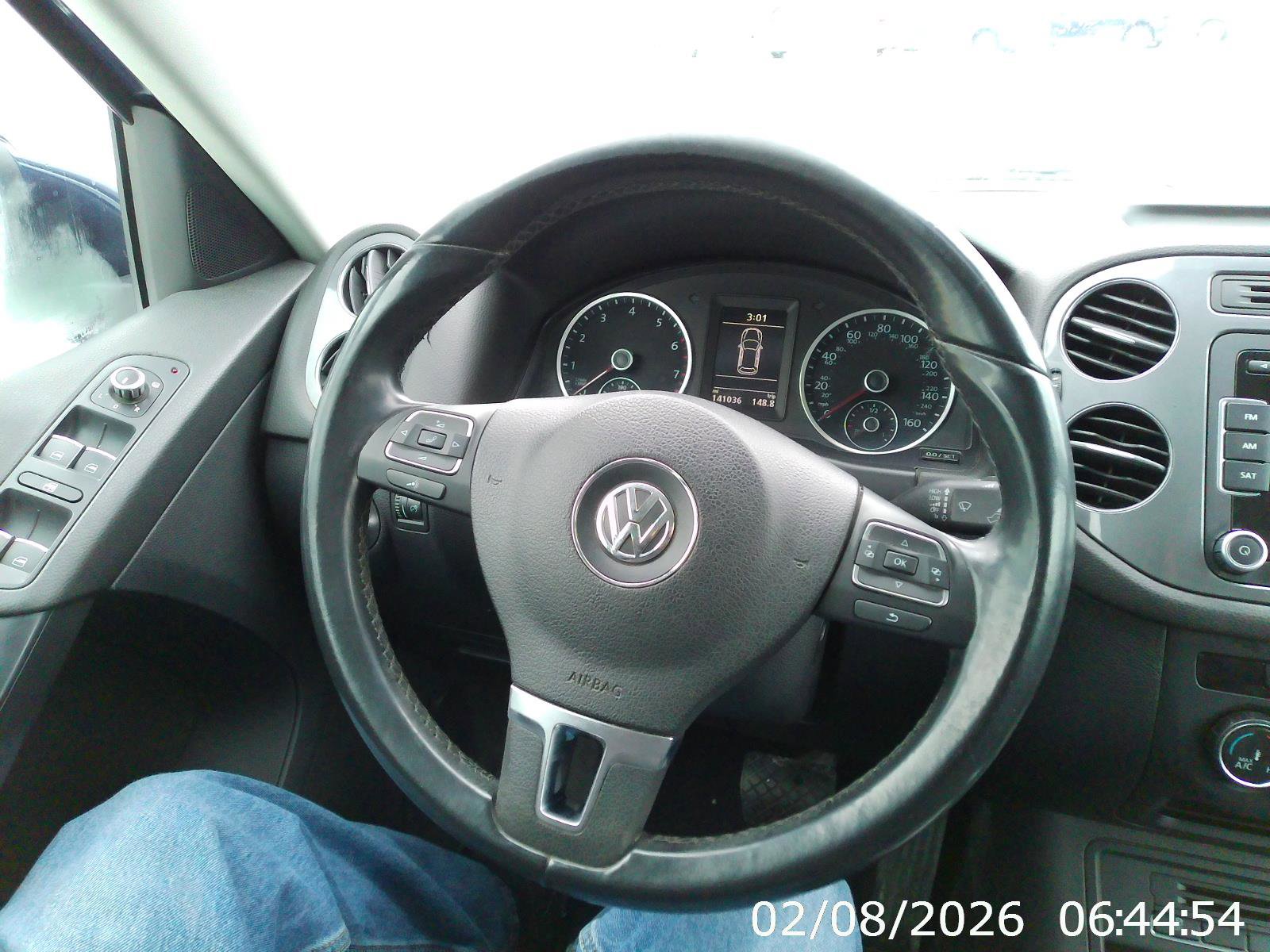 Used 2014 Volkswagen Tiguan SE image 6