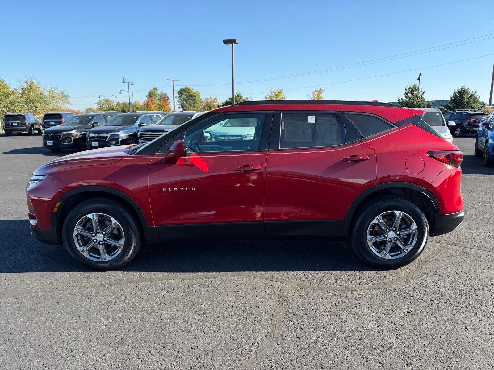 Used 2023 Chevrolet Blazer LT w/ Convenience Package AWD/4WD image 2
