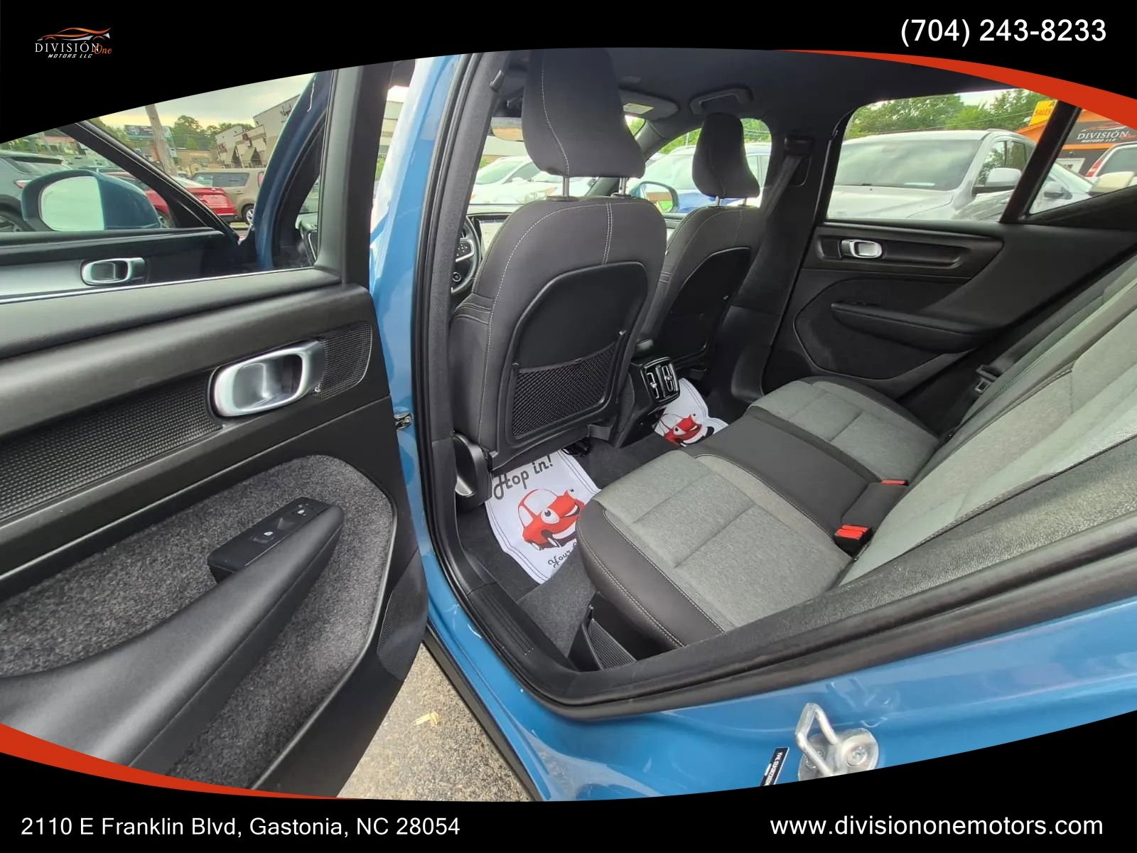 Used 2024 Volvo XC40 B5 Core AWD/4WD image 16