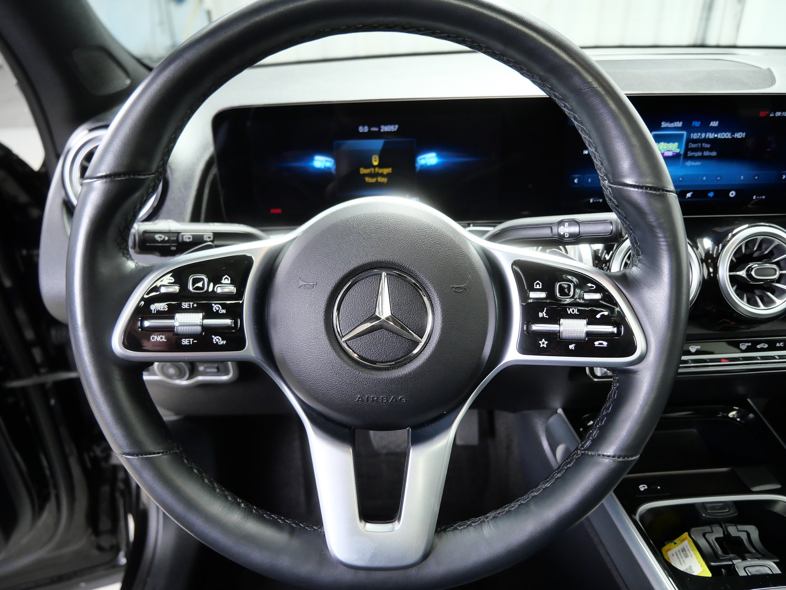 Used 2023 Mercedes-Benz GLB 250 4MATIC image 23