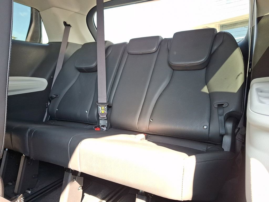 Used 2024 Kia Carnival LX FWD image 11