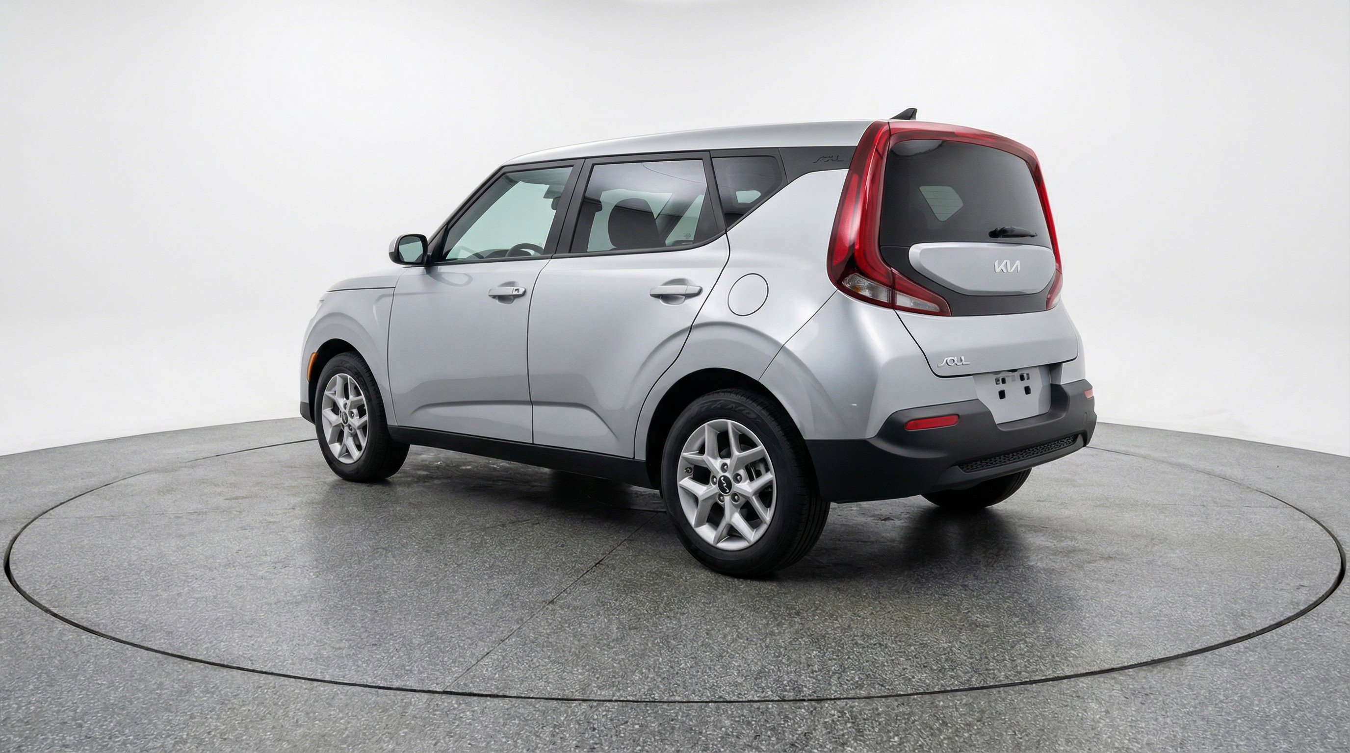 Used 2025 Kia Soul LX w/ LX Technology Package FWD image 6