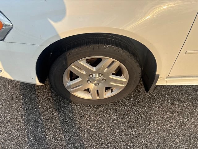 Used 2014 Chevrolet Impala LT w/ LT Sunroof Package FWD image 3
