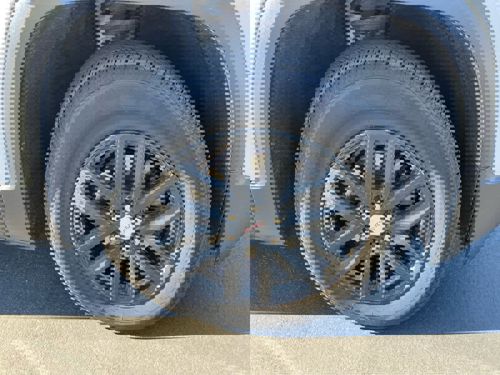 Used 2019 GMC Acadia SLT image 16