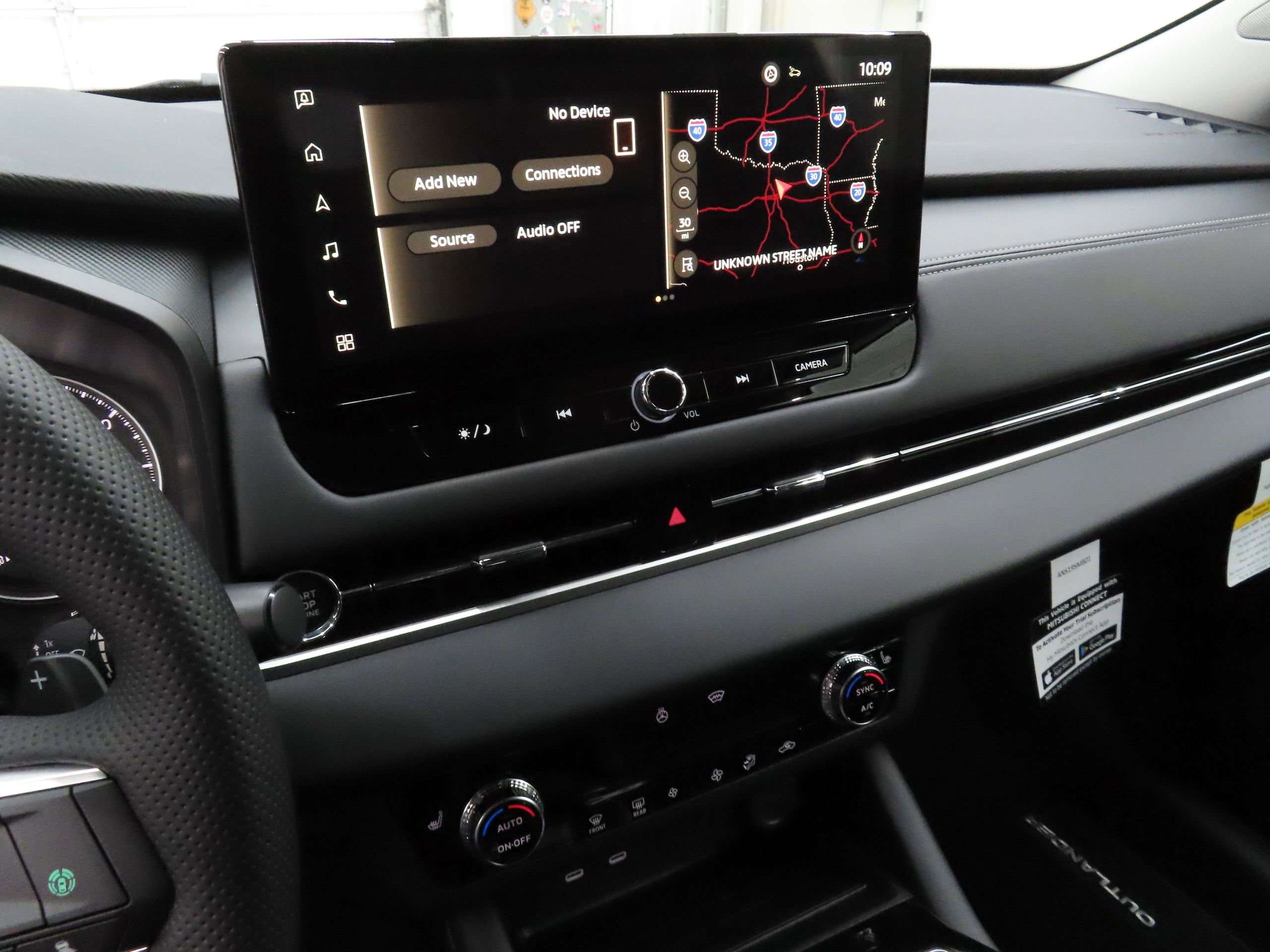 New 2026 Mitsubishi Outlander SE image 16