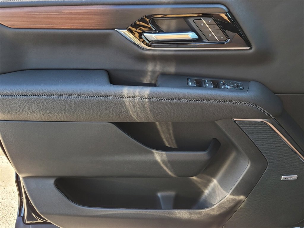 New 2025 GMC Yukon XL Denali w/ Sun & Power Step Package image 28