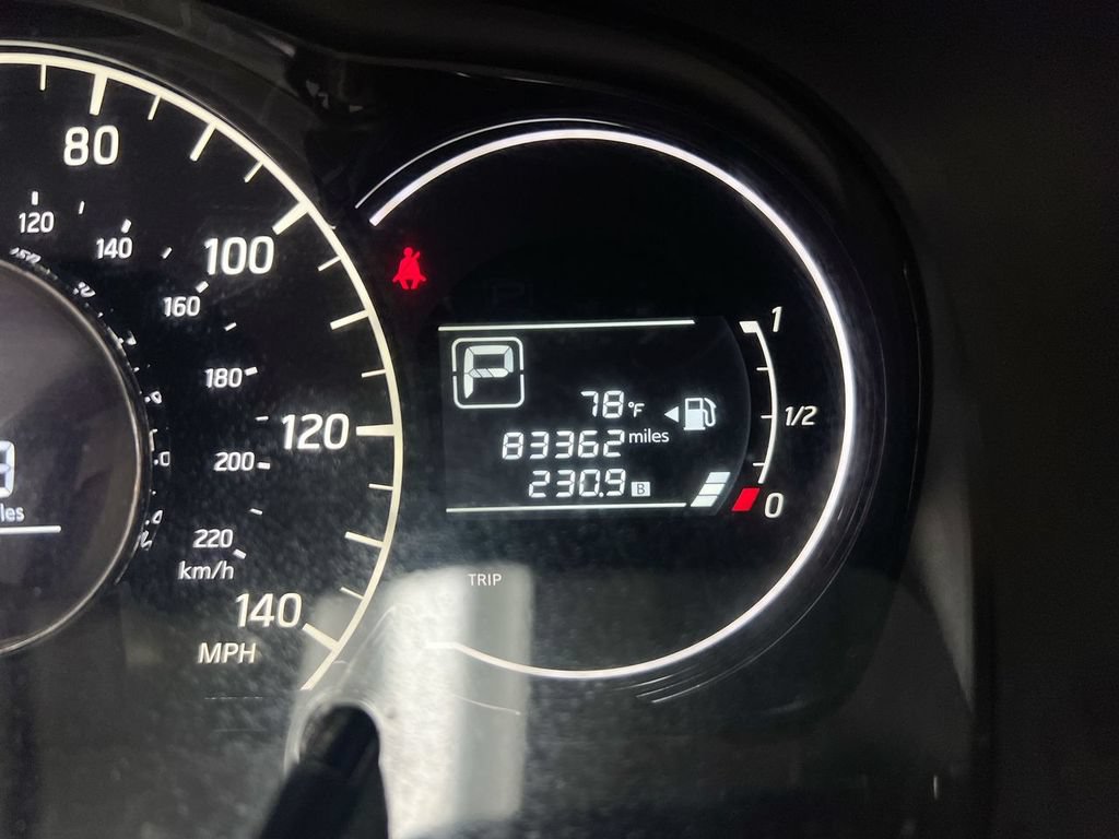 Used 2015 Nissan Versa Note SV FWD image 13