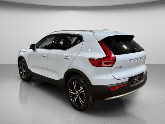 Used 2025 Volvo XC40 B5 Core AWD/4WD image 7