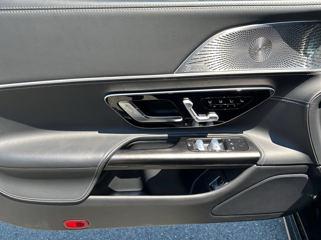 Used 2022 Mercedes-Benz SL 63 AMG 4MATIC w/ Driver Assistance Package image 29