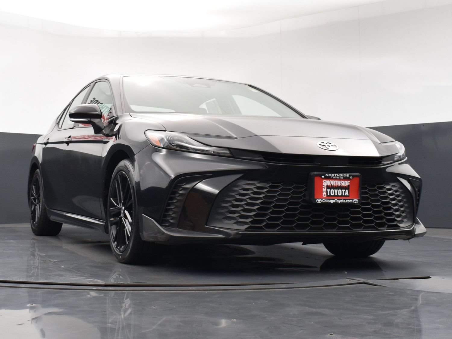 Used 2025 Toyota Camry SE FWD image 29
