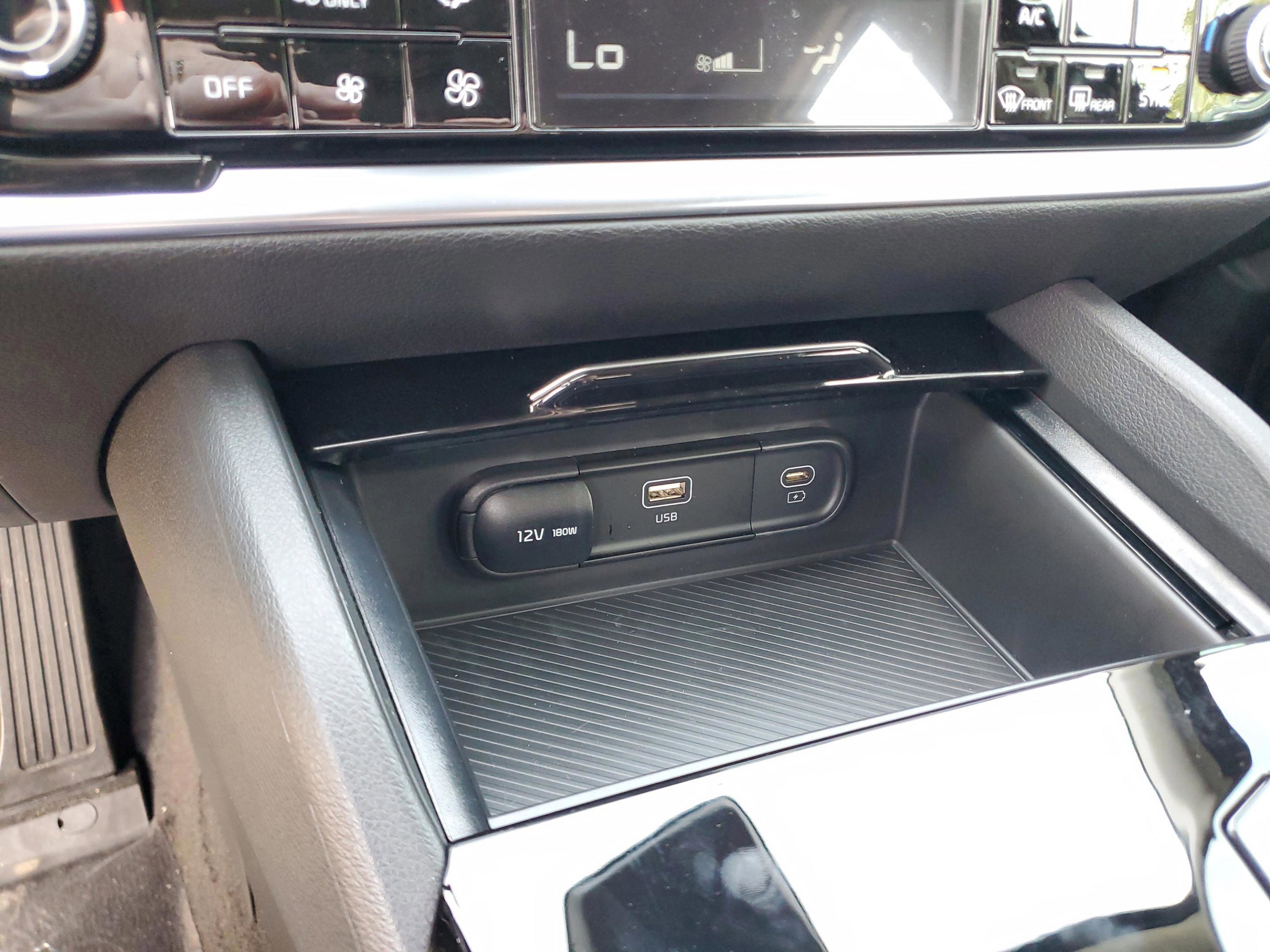 New 2025 Kia Sportage LX image 14