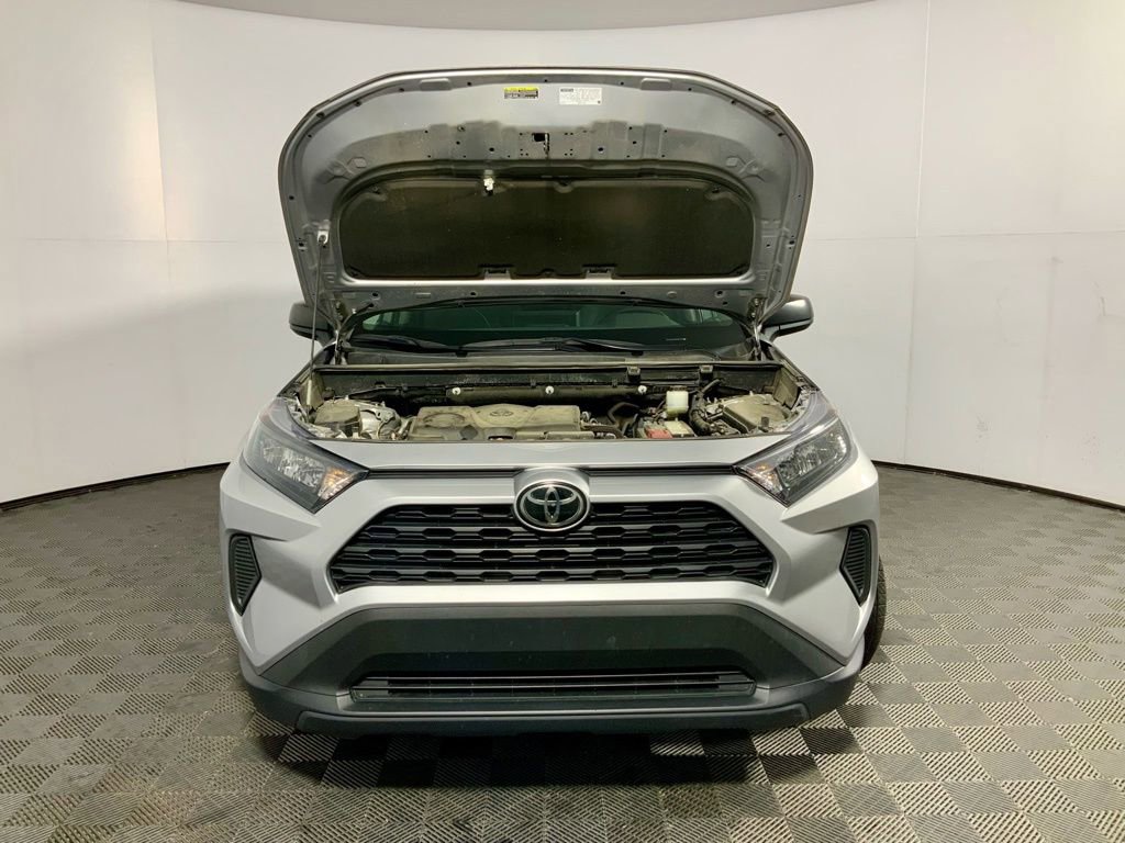 Used 2021 Toyota RAV4 LE image 5