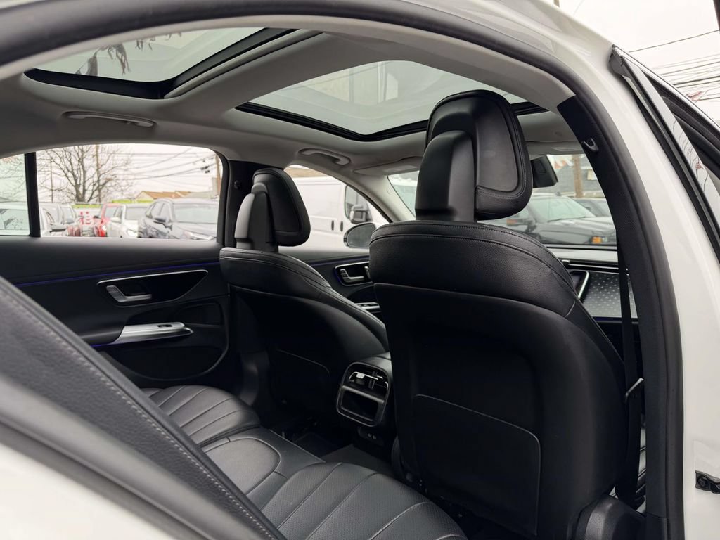 Used 2025 Mercedes-Benz E 350 4MATIC Sedan image 16